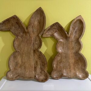 Bunny trays set of 2. Mango wood, distressed🐰